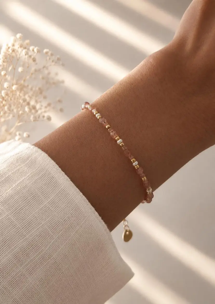Delicate pearl bracelet with semi-precious sunstone and freshwater pearls, gold-plated stainless steel clasp, gift for girlfriend or mom