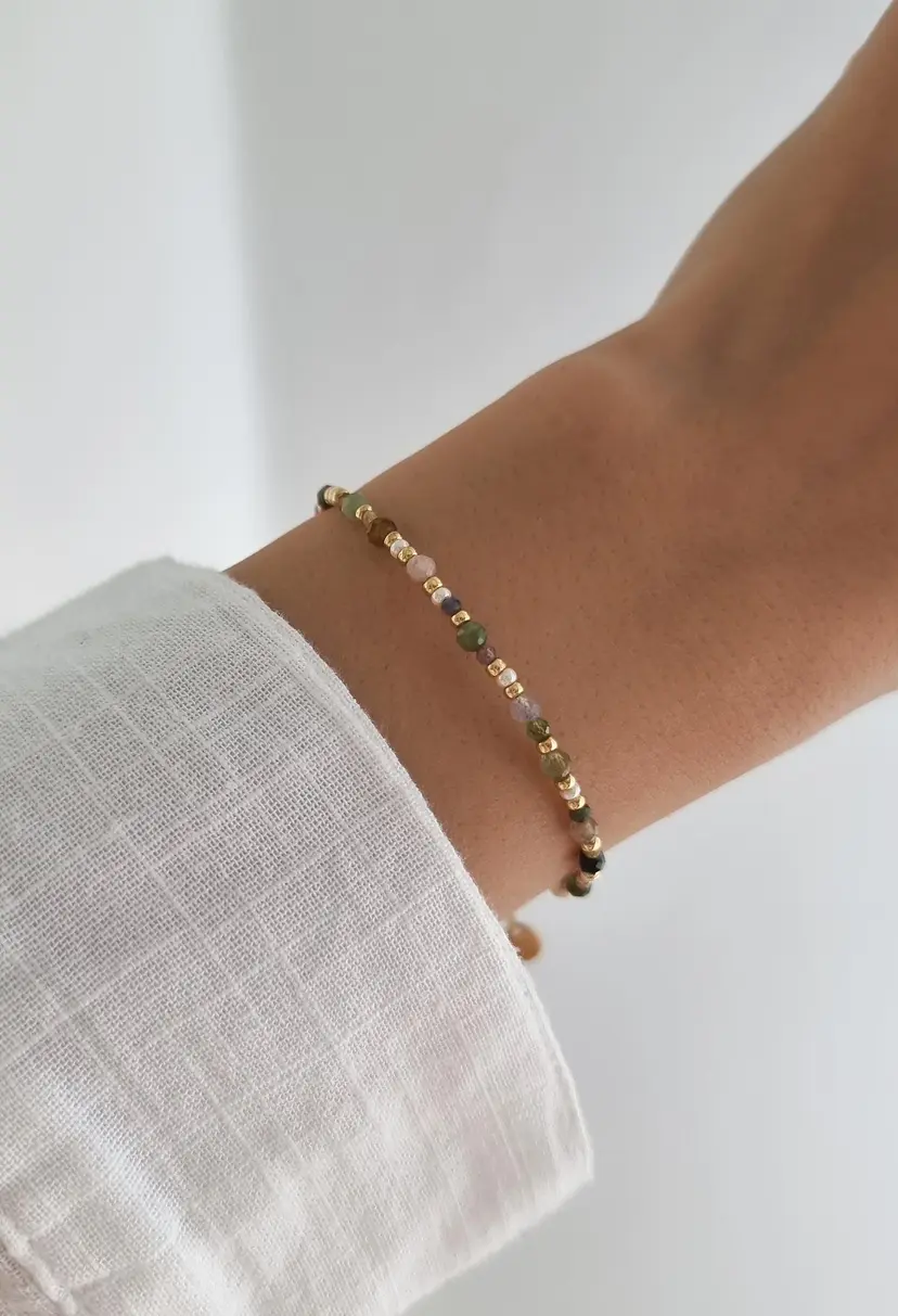 Delicate pearl bracelet with tourmaline semi-precious stone & gold-plated Miyuki beads, stainless steel clasp