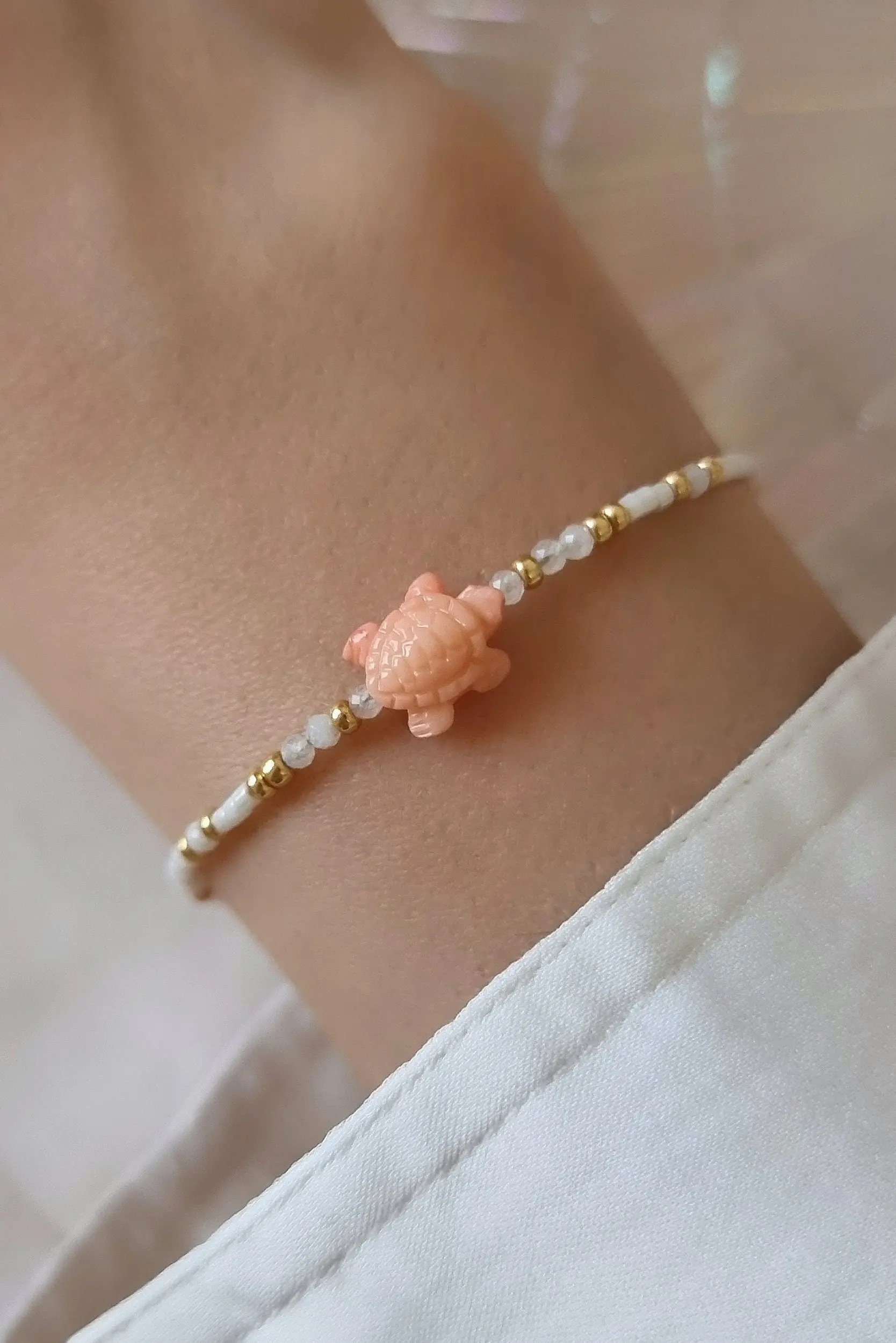 Turtle in peachton apricot, moonstone pearl bracelet