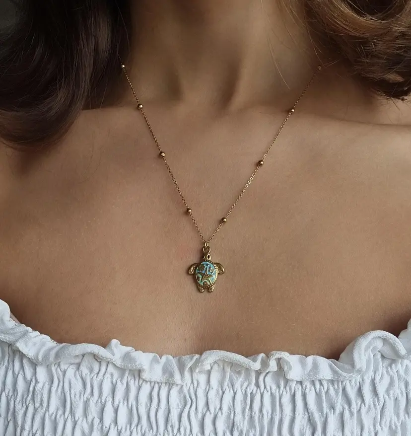 Cute summery stainless steel necklace, turtle pendant, gold-plated stainless steel, beachstyle fashion trend