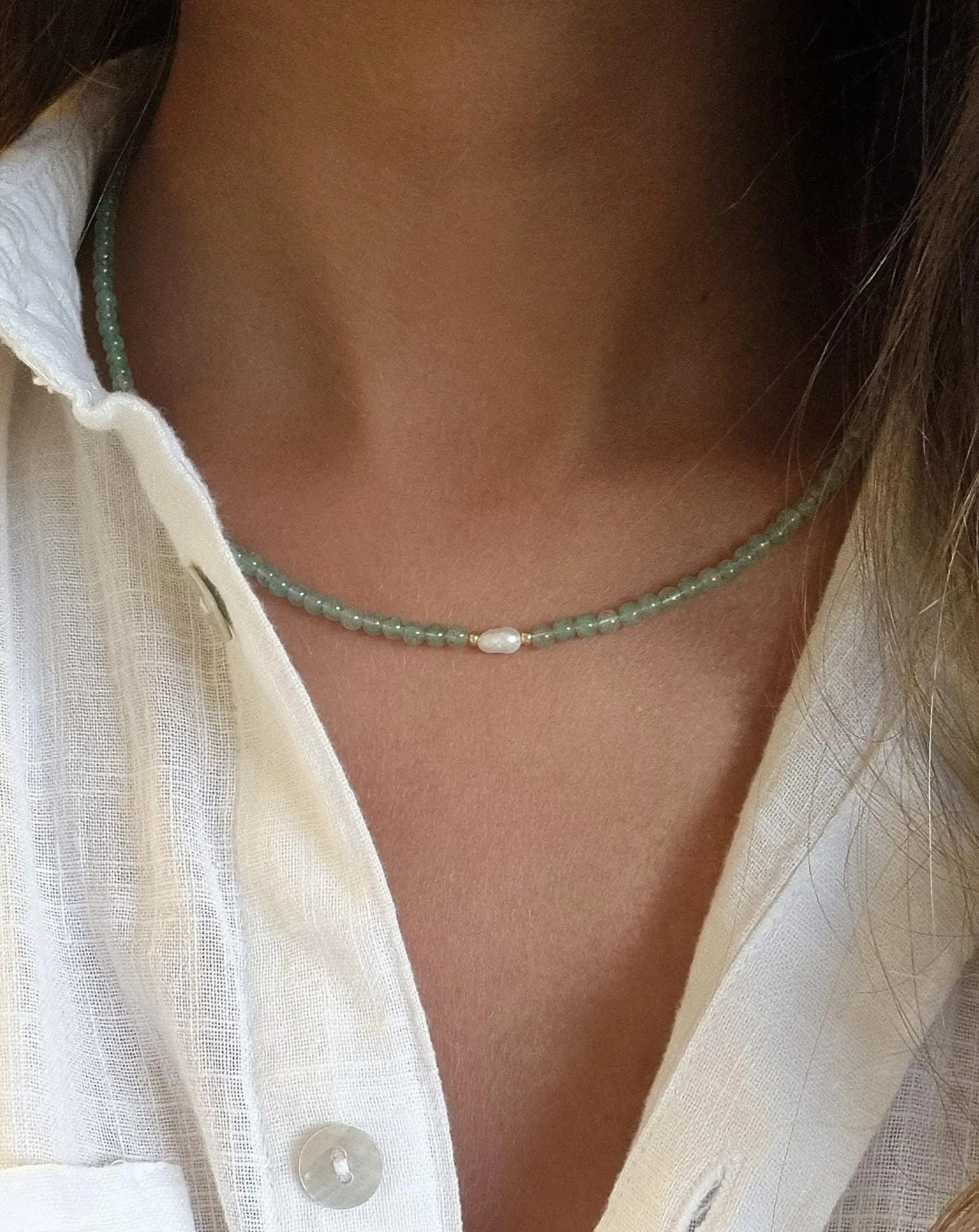 Delicate aventurine and freshwater pearl necklace choker with stainless steel clasp