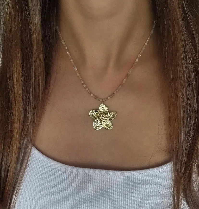 Sunstone semi-precious stone pearl necklace with stainless steel flower pendant