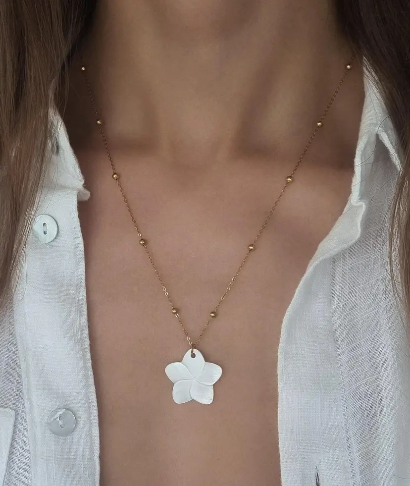 Sweet summery mother-of-pearl frangipani flower stainless steel necklace